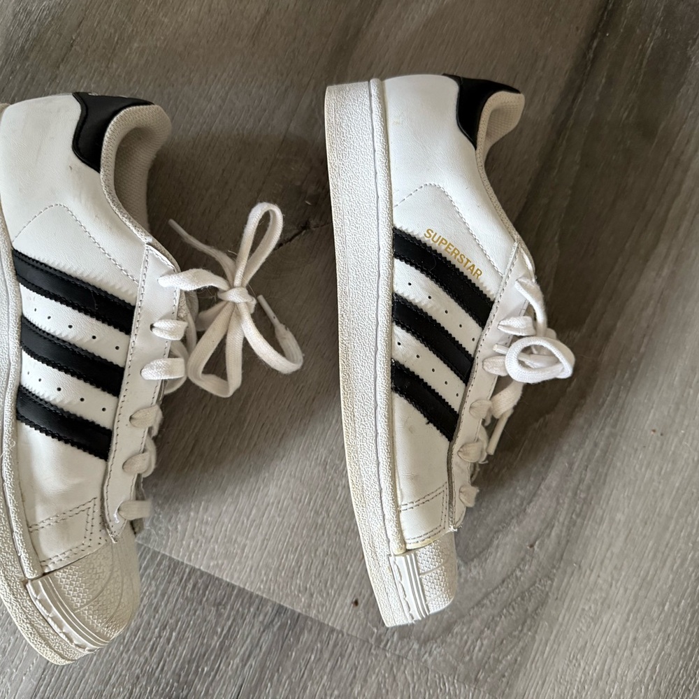 Adidas Superstar White with Black Stripes - Picture 4 of 8